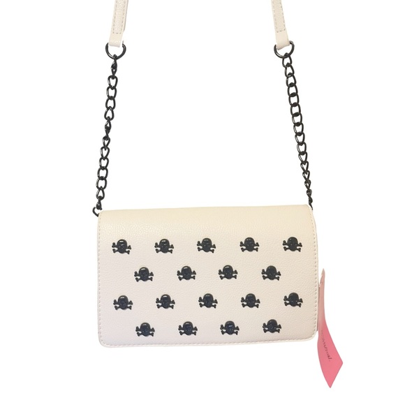 NWT Betsey Johnson Skull Crossbody Bag - White With Black Hardware - Picture 10 of 10